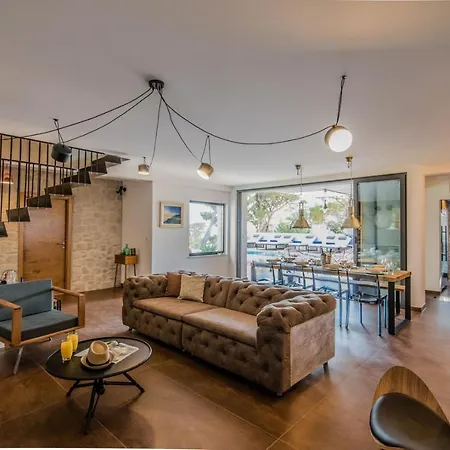 Ctma236/ Modern Decorated With Private Pool Makarska