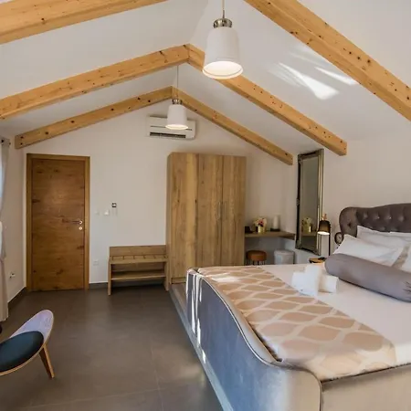 Ctma236/ Modern Decorated With Private Pool * Makarská
